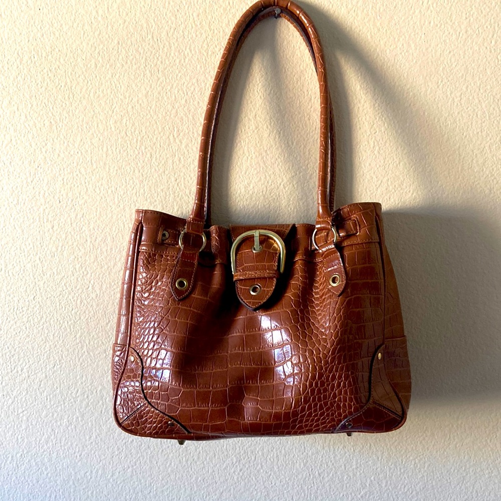 5/$10❤️❤️❤️Caramel Color Vegan PU Croco 3 sections Shoulder Bag